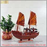 Mô hình thuyền buồm để bàn làm việc gỗ tự nhiên được thiết kế theo mẫu thuyền rồng Hạ Long kích thước nhỏ phù hợp để bàn làm việc