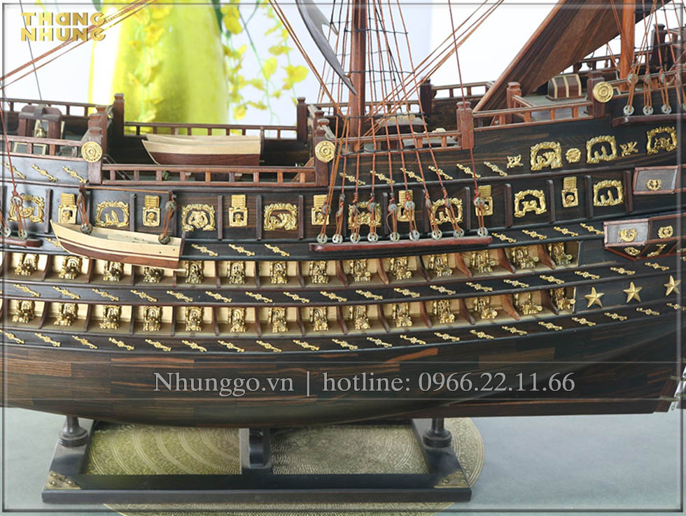 Thuyền buồm trang trí gỗ mun quà tặng khai trương được làm thủ công bằng tay 100% bở các nghệ nhân làng nghề thuộc top 1 hiện nay