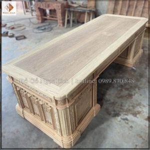 Tại sao nên chọn bàn giám đốc gỗ gõ đỏ cho văn phòng