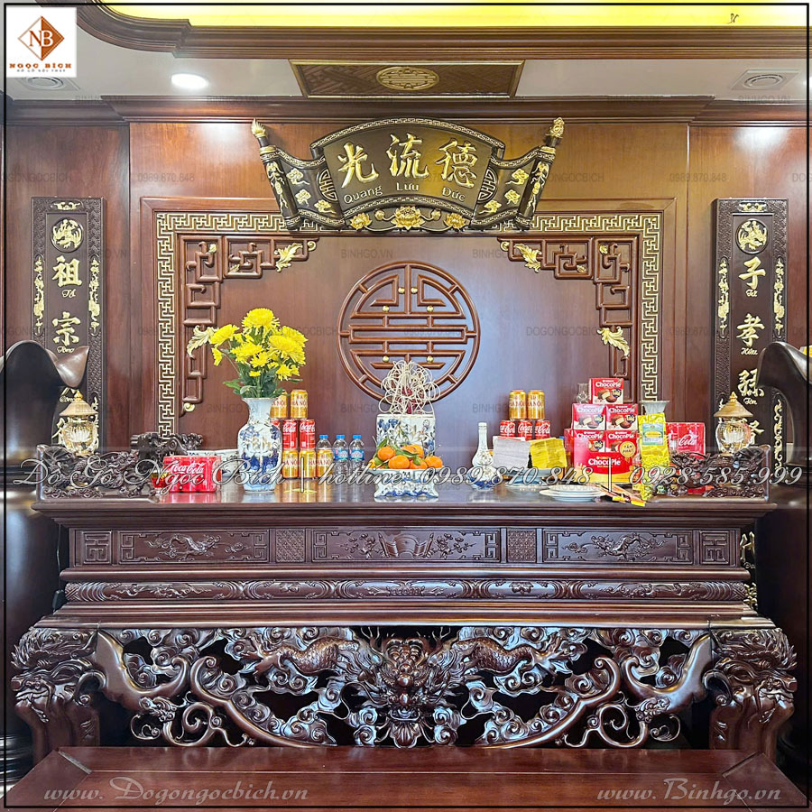 Phòng thờ sang trọng với bộ nội thất thiếp vàng