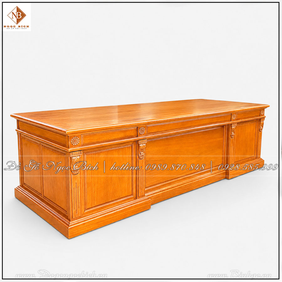 Giá trị của chiếc bàn vì thế không chỉ nằm ở công năng sử dụng mà còn ở khả năng nâng tầm hình ảnh cho toàn bộ văn phòng.