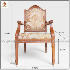 Đối với phòng khánh tiết, màu gấm vàng giúp không gian sáng và nổi bật hơn. Với phòng họp lãnh đạo, thiết kế chắc chắn của khung gỗ tạo cảm giác nghiêm túc và trang trọng. Trong phòng tiếp khách, lớp gấm lại giúp chiếc ghế trở nên mềm mại, tạo cảm giác lịch sự và sang trọng.