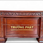 Bàn được khắc logo doanh nghiệp theo yêu cầu của khách hàng