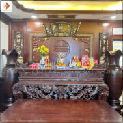 Nội thất phòng thờ cần thể hiện sự trang nghiêm , tĩnh lặng , phú quý