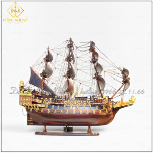 thuyen-mau-le-sollell-royal-1669-dai-80cm-go-cam Mẫu thuyền tạo điểm nhấn sang trọng mà không chiếm quá nhiều diện tích, phù hợp với cả không gian hiện đại lẫn phong cách tân cổ điển.